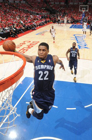 依旧保持赤 依旧保持赤