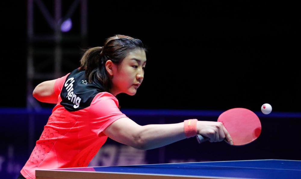 育界中备受 育界中备受