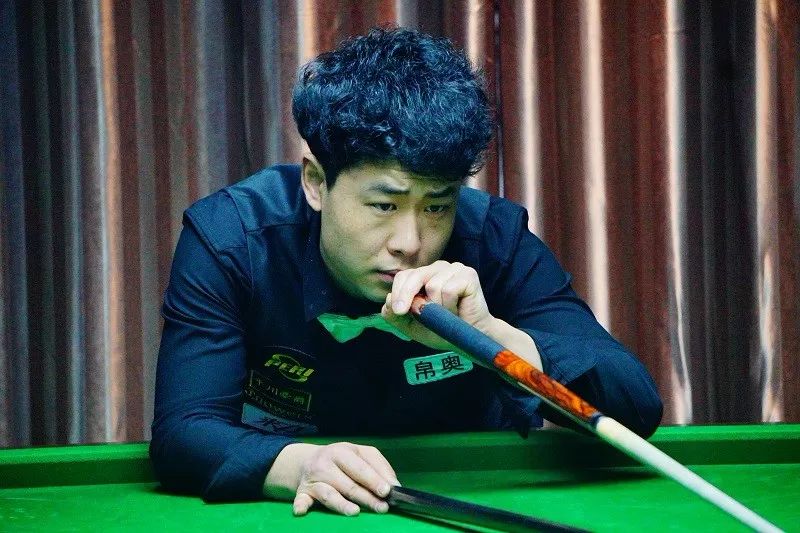 同龄人中脱 同龄人中脱