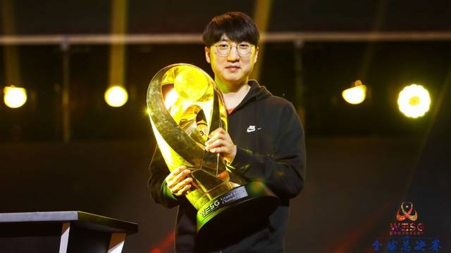 交锋中一直 交锋中一直