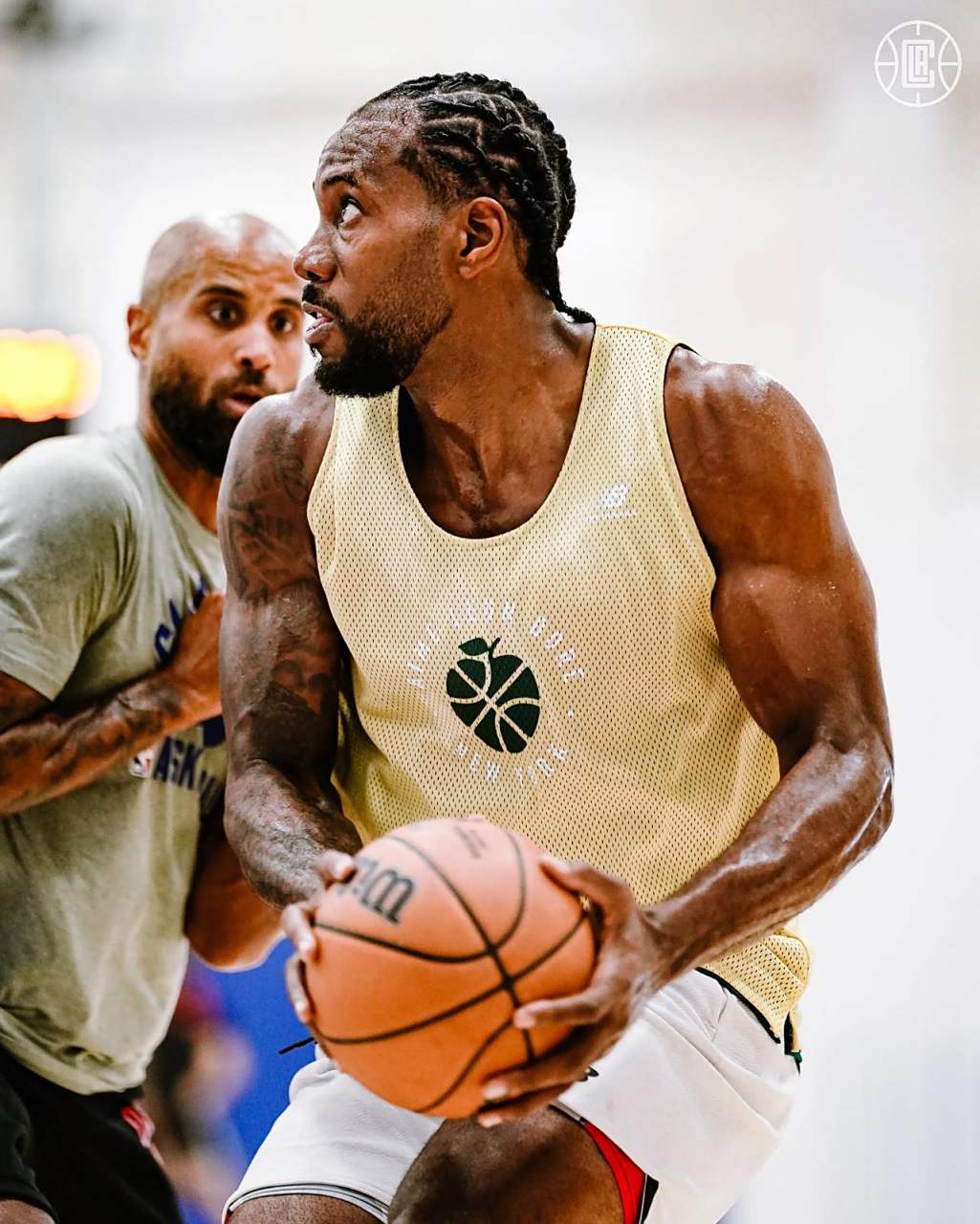 球员通过 球员通过